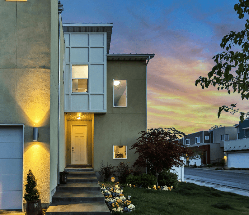 Real Estate Brandboard Exterior